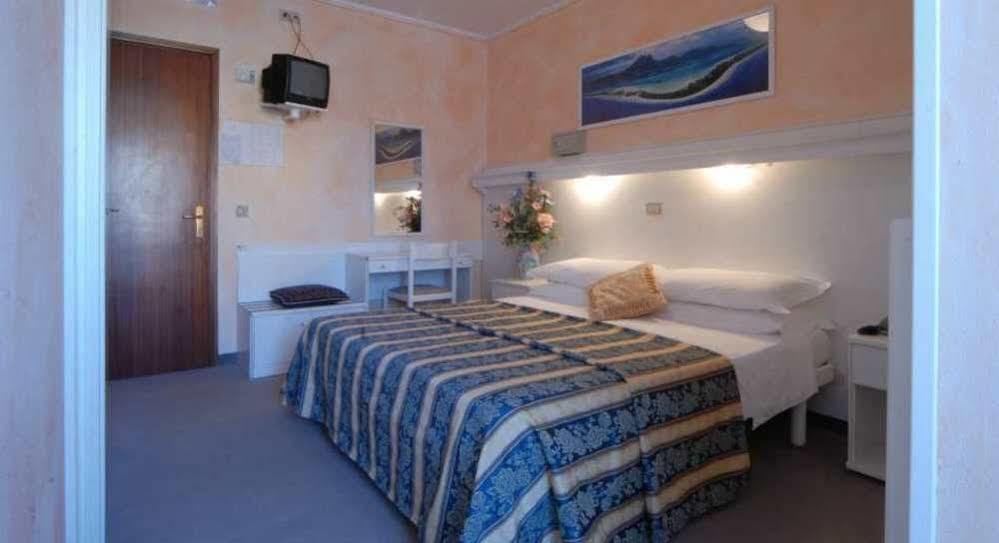 Hotel Amburgo Μπιμπιόνε Εξωτερικό φωτογραφία