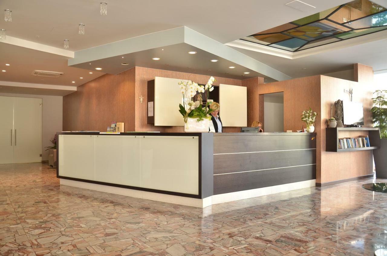 Hotel Amburgo Μπιμπιόνε Εξωτερικό φωτογραφία