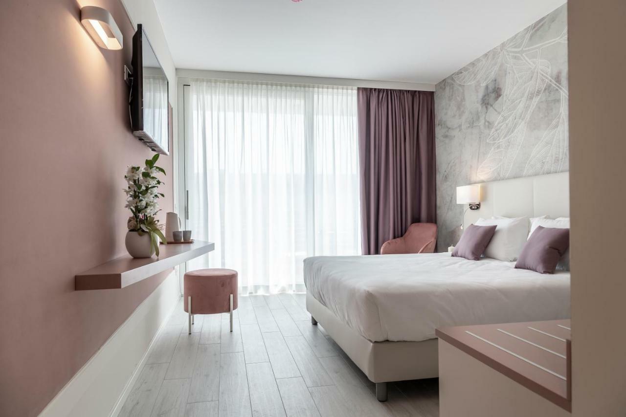 Hotel Amburgo Μπιμπιόνε Εξωτερικό φωτογραφία